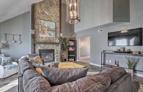 Hot Tub! Family Getaway 17 Mi to Dtwn Charleston - Foto 1