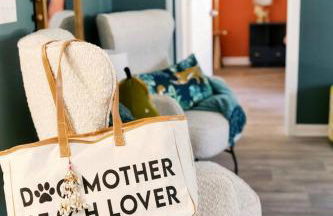 Chic Dog-Friendly 4BR | OWA + Beach + Fenced Yard - Foto 28