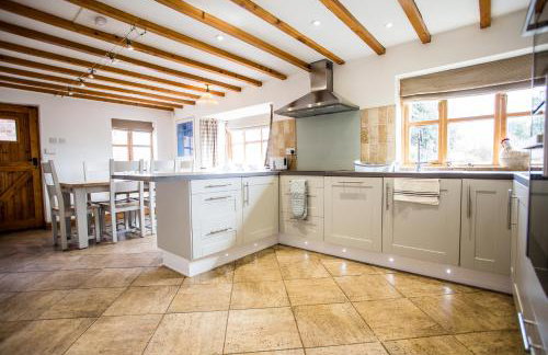 Beautiful 3 Bedroom Cottage - Picturesque Retreat - Foto 12