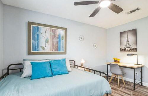 Stylish Retreat in Central Austin with Fire Pit - Foto 49