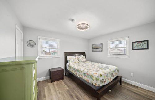 2nd Row Home Close to Beach - Foto 12