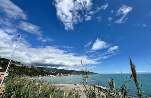 Splendida Casa vista mare per 4 persone di fronte alle spiagge di Bussana - Foto 5