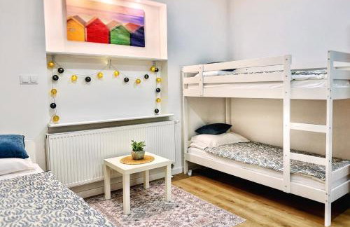 MODERN VILLA & PRIVATE GARDEN in Warsaw - Fully Renovated 2025 - Foto 14