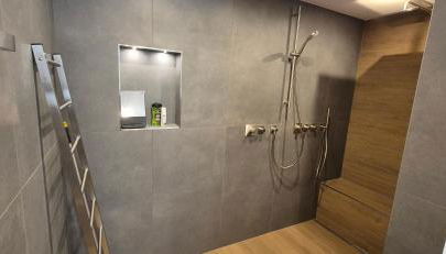 Beton & Birne - Foto 2, Shower