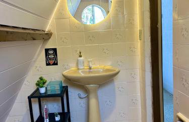 Casa estilo chale dúplex com 3 quartos, churrasqueira, balanço, chuveirão e a uma quadra da praia - Foto 46