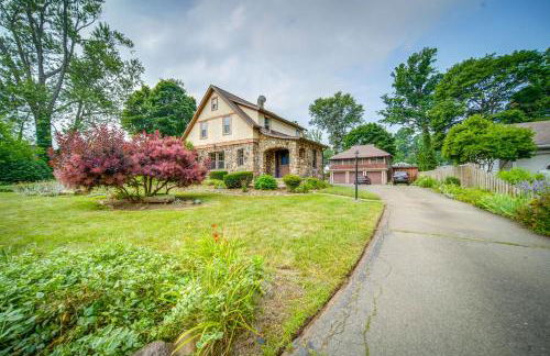 Central Erie Vacation Rental about 2 Mi to Beach! - Foto 3