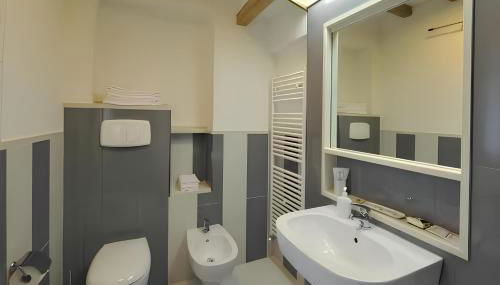 Gustet 5 - Prosecco Hills Holidays - Photo 5, towels, Shower