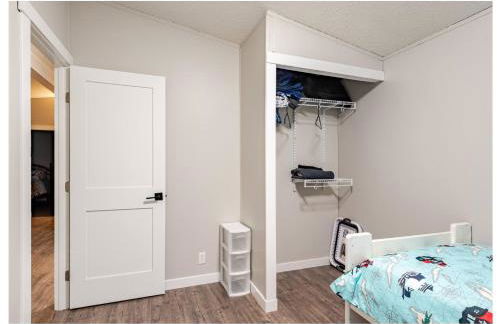 Family & Pet friendly 3 bdrm home with full kitchen and fenced yard - Foto 13