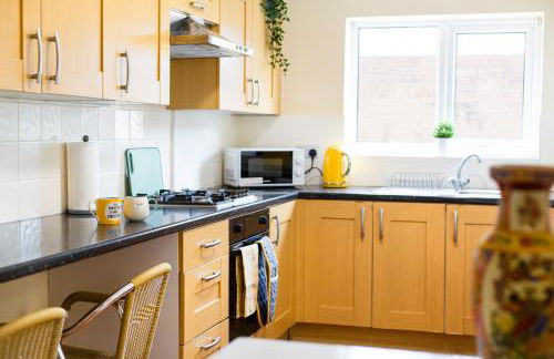 3 Bedroom House, Free Parking and Self Check In - Foto 39