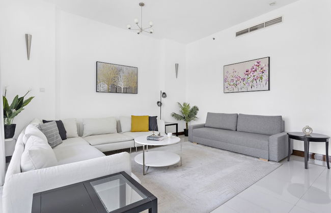 WelHome - Urban Retreat With Terrace And City Views - Photo 15