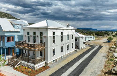 Whitewater Peak - Cozy Retreat with Scenic Views - Photo 11