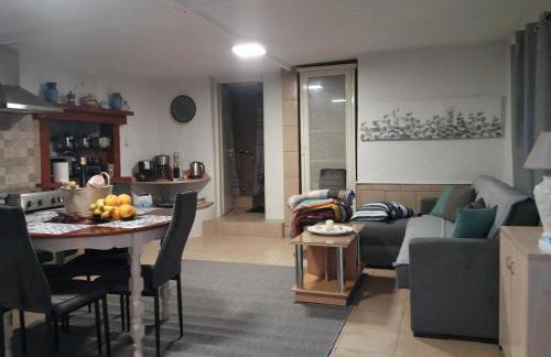 Kareshome-Privacy-view - Photo 12