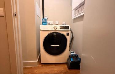 Luxury Private Room with Living Area Wembley Stadium View - Photo 42