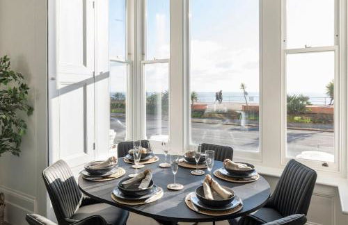 3 Bedroom, 3 bathroom large flat with sea views! - Foto 23