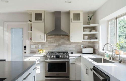 Spacious and Bright 5-bedroom Oasis Pool and Yard - Foto 28