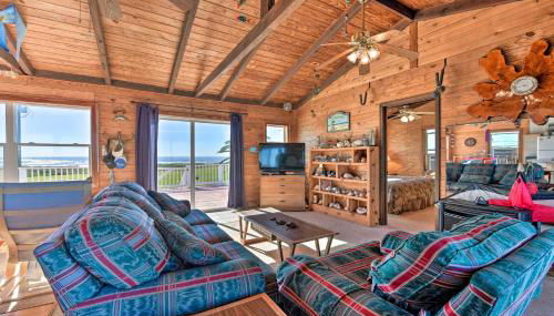 Oceanfront Sargent Beach Home with Dock! - Foto 4