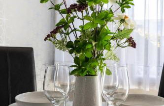 Clicketts - 3-Bedroom, Full Entire House, Sleeps 6 guests, Free wifi, Street Parking, Smart TV, Basildon, Essex London - Foto 49