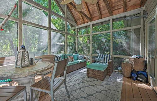 Luxury Family Home with Deck, Swim Spa and Grill! - Foto 32