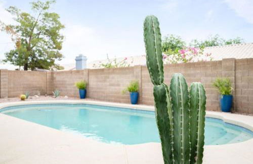 Sunkissed Private Pool 3BR Oasis w Outdoor Lounge - Foto 50