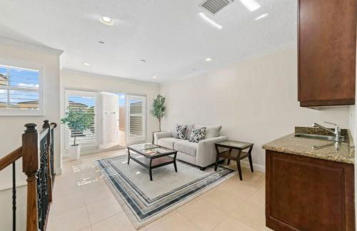 Lux Home with Rooftop & Elevator 2mi to Beach - Foto 31