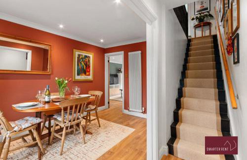 Marlow - Three Bedroom House - Parking - Photo 11