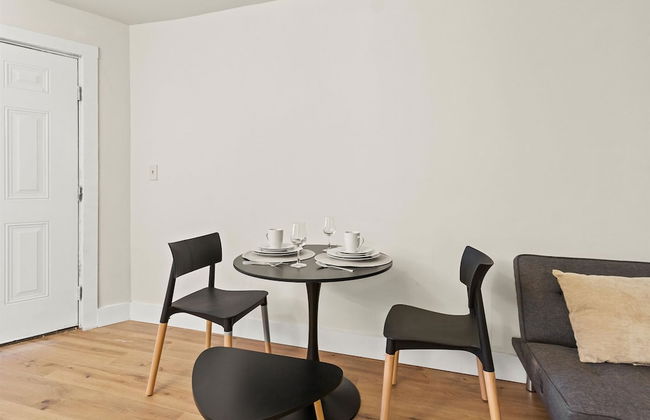 Spacious Studio Apt - Near Merrimack Park - Foto 10