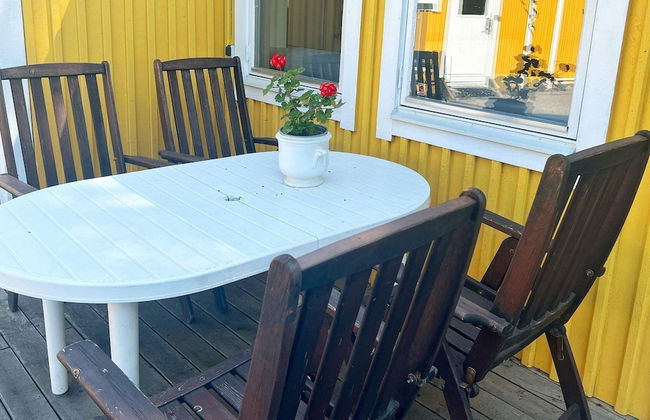 6 Person Holiday Home in Farentuna - Photo 9