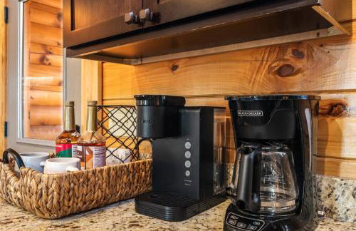 Indoor Pvt Pool, Pkyway, 44, HotTub, BBQ, King - Photo 22