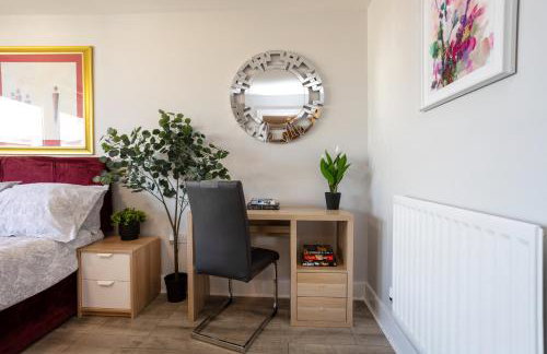 Vista Verde - Luxury City Penthouse 2BR - Sleeps up to 6 - Parking - Photo 40