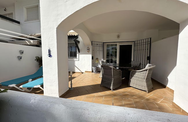 2 Bed-sleeps 4-private Patio-pool-aircon - Foto 18