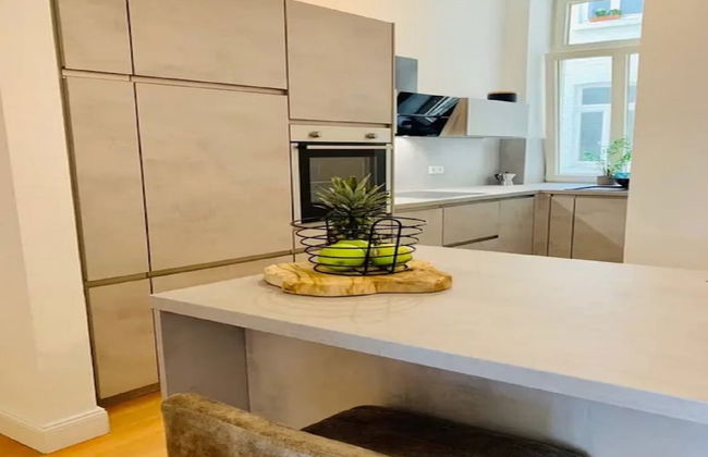 Inviting Holiday Home With Balcony or Terrace - Foto 10