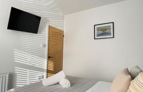 Comfy 4 Bed Home - Port Talbot - Perfect for Contractors & Families - Foto 21