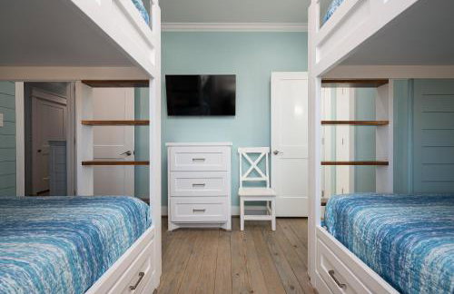 Luxury Beachfront l Sleeps 20, Hot Tub, Pool & Game Room Fun! - Foto 61