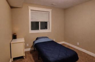 Spacious 5BR Home with Yard & Basement Lounge - Photo 7