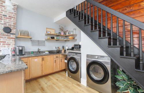 Urban Loft - City Center Walk to Everything - Photo 8