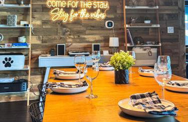 Waterfront Home with Arcade, MassageChair, Firepit, Infinity Game Table - Foto 3