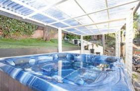 3 Bedroom Bungalow with great Sea Views, Private Hot Tub & Gardens - Foto 53
