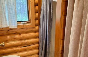 Cozy Cabin on Wooded Property - Foto 3