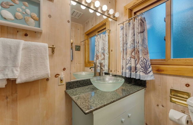 Lakefront Haven by Avantstay Minutes to Ski Resorts Private Dock - Photo 26