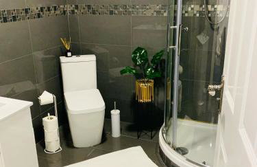 Modern & Cosy 2-Bed Apartment Near NEC, Airport & JLR! - Foto 13