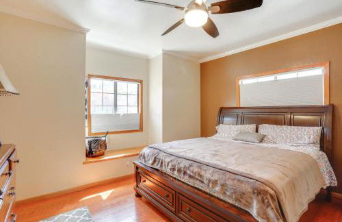 3 Mi to Sequoia Park Zoo Spacious Home with Sunroom - Foto 14