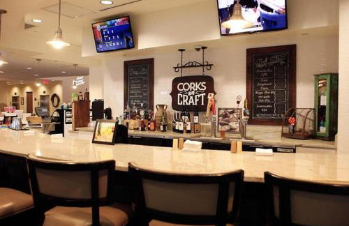 Enjoy your AM coffee in resort relaxation garden in this great 1BD condo in Orlando - Foto 27