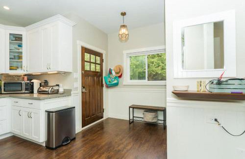 Remodeled 2-Bedroom Unit in Fremont w/ Luxe Bathrooms - Photo 25