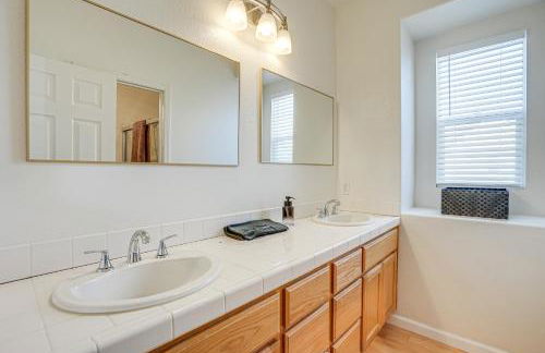 Walk to BART Station Richmond Townhome with Balcony - Photo 18