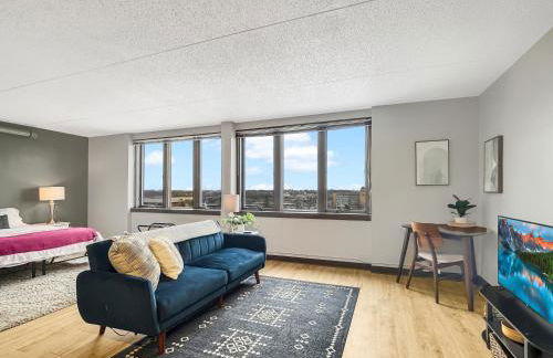 Modern Studio - walk to Wells Fargo Arena - Foto 2