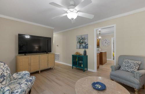 Coastal Home with Inground Pool - Foto 8