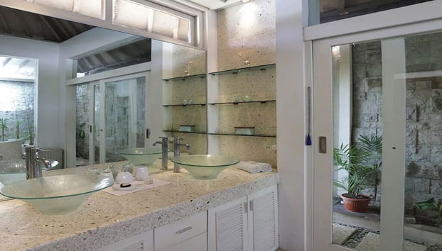 Villa Flora Seminyak - Foto 3, Baño