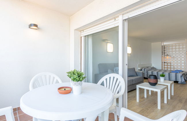 Apartment in Castelló d'Empúries with garden and terrace - Photo 19