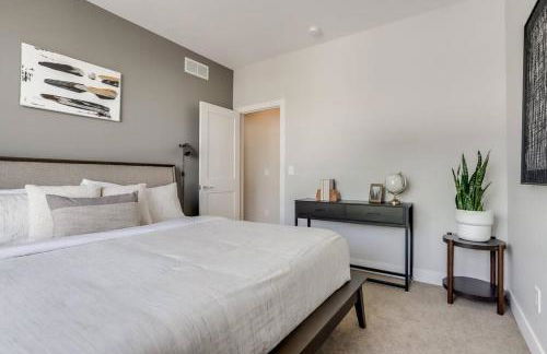 Zen Haus* Lavish Getaway w/ Gym, Sauna, Hot Tub - Foto 41