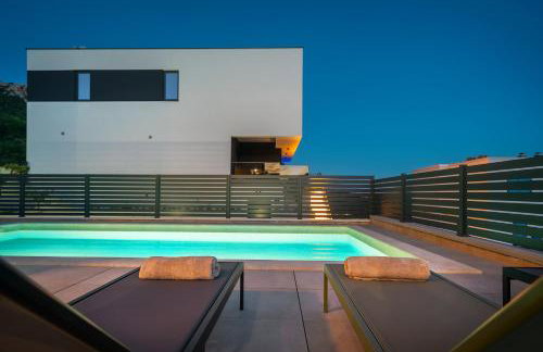 Villa Marina with a Pool - Foto 35